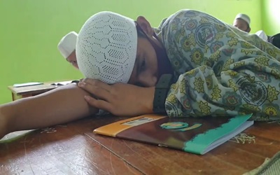 5 Langkah Jitu Mengatasi Siswa yang Sering Tidur di Dalam Kelas